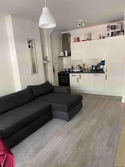 Private Double Bed Room Only With Balcony In Apartment Rotterdam Kültér fotó