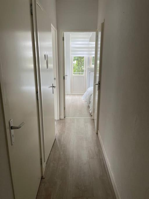Private Double Bed Room Only With Balcony In Apartment Rotterdam Kültér fotó